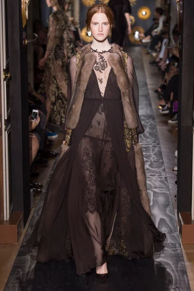 Look 48